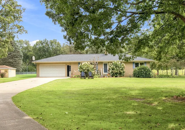 Photo 3 of Single family home for sale at 9557 Cleveland Ave, Baroda, MI 49101 | MLS# 69026047341 | Listing updated on 2026-10-06