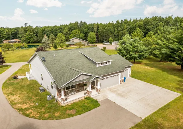 Photo 2 of Single family home for sale at 2229 S Loxley Rd, Houghton Lake, MI 48629 | MLS# 78080073278 | Listing updated on 2026-09-11