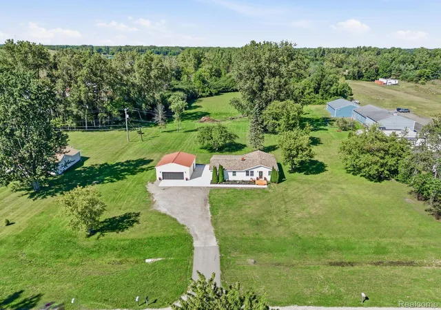 Photo 2 of Single family home for sale at 3246 Keewahdin Rd, Fort Gratiot, MI 48059 | MLS# 20261071643 | Listing updated on 2026-09-11