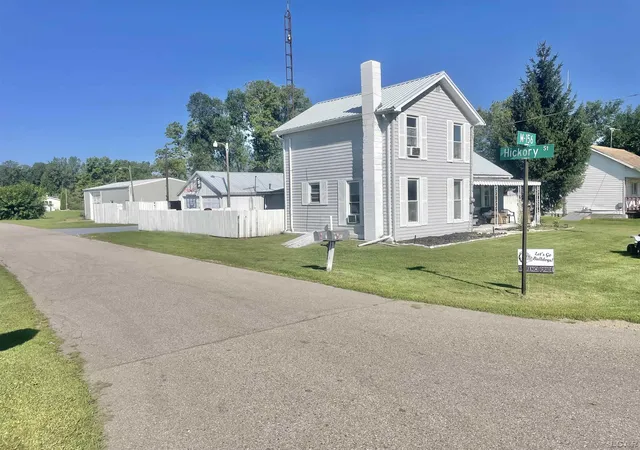 Photo 3 of Single family home for sale at 10490 Lime Crk Rd, Morenci City Lenawee, MI 49256 | MLS# 56050220954 | Listing updated on 2026-10-21