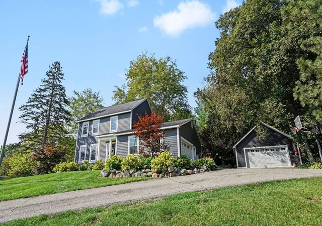 Photo 3 of Single family home for sale at 9712 Timber Hl Ct, Dexter, MI 48130 | MLS# 81026047345 | Listing updated on 2026-09-13