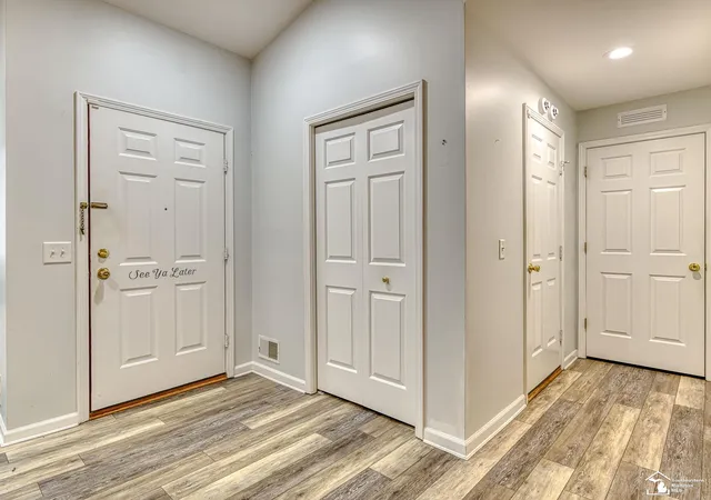 Listing Photo 2 - Condo for sale in building located at 905 May Dr, Monroe, MI 48161