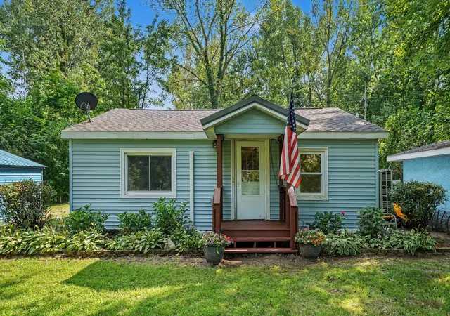 Single family home for sale at 4650 Carmody Rd, Coloma, MI 49038 | MLS# 69026047350