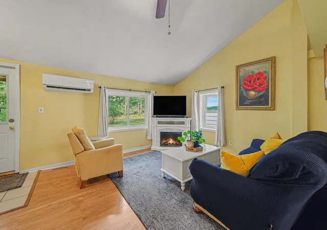 Photo 4 of Single family home for sale at 4650 Carmody Rd, Coloma, MI 49038 | MLS# 69026047350 | Listing updated on 2026-09-05