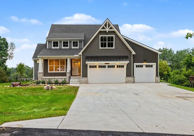 Photo 2 of Single family home for sale at 1752 Milford Hts Dr, Milford, MI 48381 | MLS# 81026047349 | Listing updated on 2026-09-09