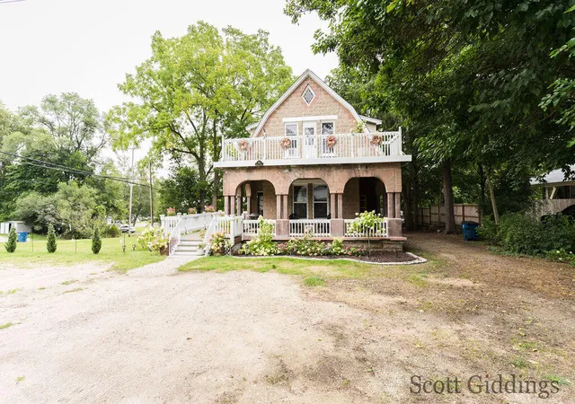 Photo 2 of Single family home for sale at 205 S Lincoln St, Stanton, MI 48888 | MLS# 65026047351 | Listing updated on 2026-09-11