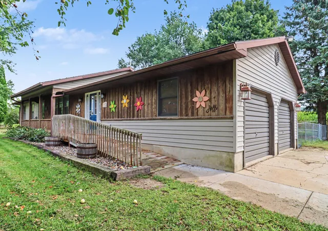 Photo 4 of Single family home for sale at 3696 N Holland Rd, Stanton, MI 48888 | MLS# 65026047355 | Listing updated on 2026-09-05