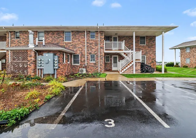 Listing Photo 5 - Condo for sale in building located at 304 S Fry St, Mason, MI 49431 - Unit #3