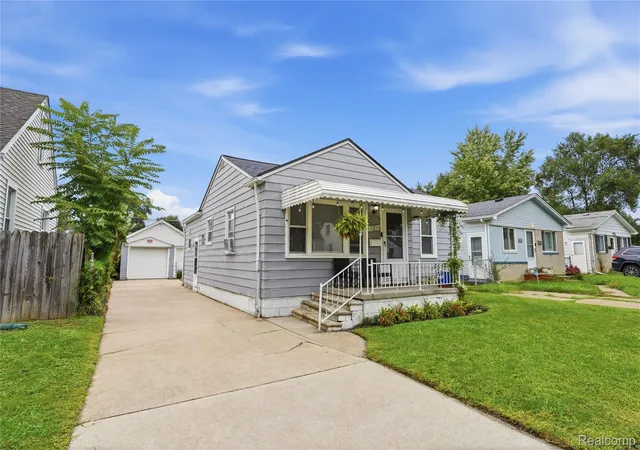 Photo 1 of Single family home for sale at 11211 Maxwell Ave, Warren, MI 48089 | MLS# 20261071659 | Listing updated on 2026-09-11