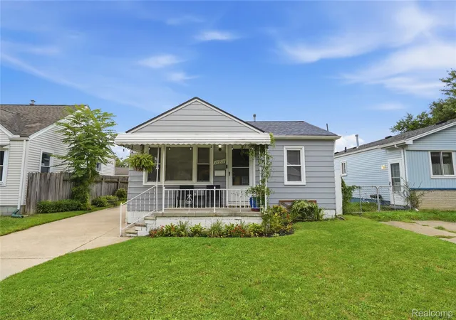 Photo 2 of Single family home for sale at 11211 Maxwell Ave, Warren, MI 48089 | MLS# 20261071659 | Listing updated on 2026-09-11