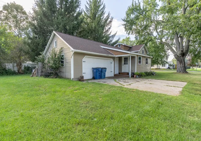 Photo 4 of Single family home for sale at 188 Cutter Ave, Coldwater, MI 49036 | MLS# 62026047368 | Listing updated on 2026-09-06