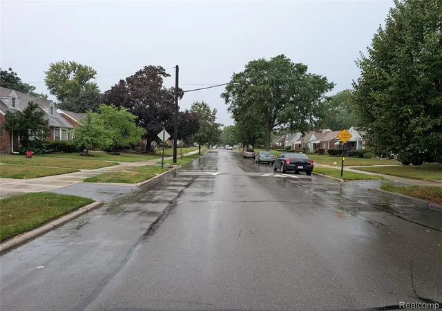 Photo 4 of Single family home for sale at 9366 Warwick St, Detroit, MI 48228 | MLS# 20261071668 | Listing updated on 2026-09-12