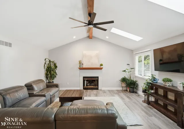 Photo 3 of Single family home for sale at 4882 25 Mile Rd, Shelby Township, MI 48316 | MLS# 58050220964 | Listing updated on 2026-10-06