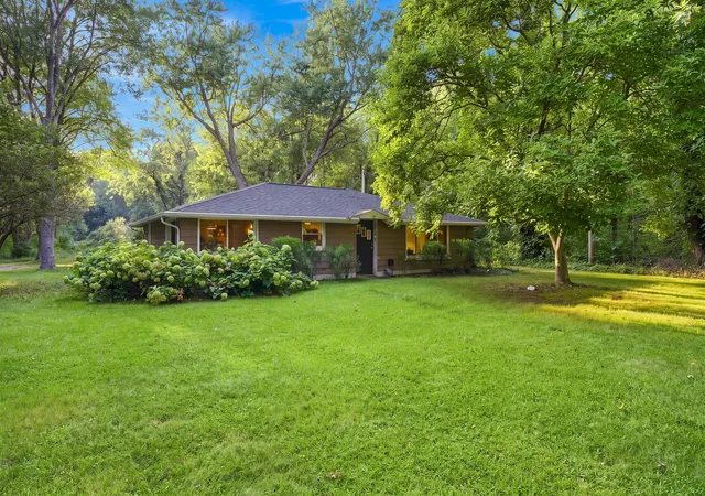 Photo 1 of Single family home for sale at 4292 Pier Rd, Benton Harbor, MI 49022 | MLS# 69026047370 | Listing updated on 2026-09-09