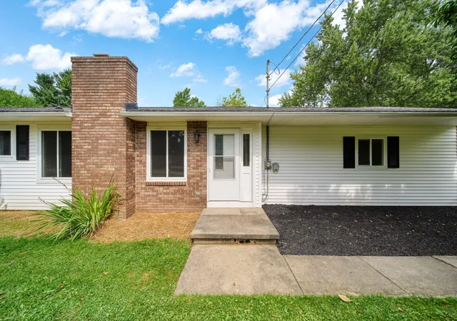 Photo 3 of Single family home for sale at 2814 Harben St, Jackson, MI 49203 | MLS# 55026047372 | Listing updated on 2026-09-11