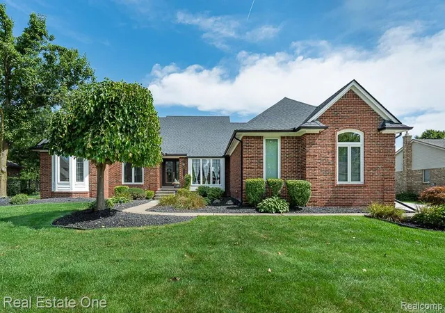 Photo 1 of Sale Pending at 54734 Burlington Dr, Shelby Township, MI 48315 | MLS# 20261071686 | Listing updated on 2026-09-27