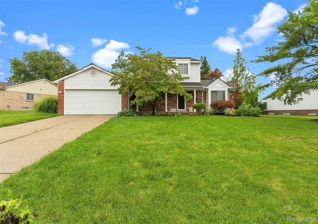 Photo 2 of Single family home for sale at 2326 Highsplint Dr, Rochester, MI 48307 | MLS# 20261071691 | Listing updated on 2026-09-13