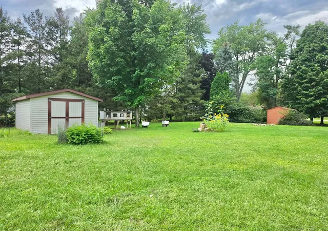 Photo 2 of Single family home for sale at 4850 Shore Dr, Coloma, MI 49038 | MLS# 69026047380 | Listing updated on 2026-09-16