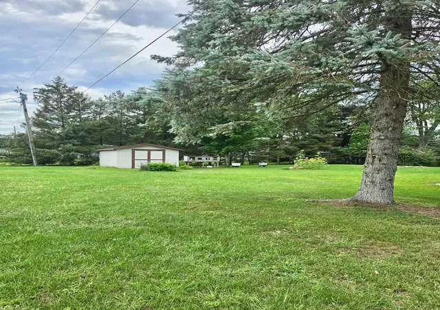 Photo 3 of Single family home for sale at 4850 Shore Dr, Coloma, MI 49038 | MLS# 69026047380 | Listing updated on 2026-09-16
