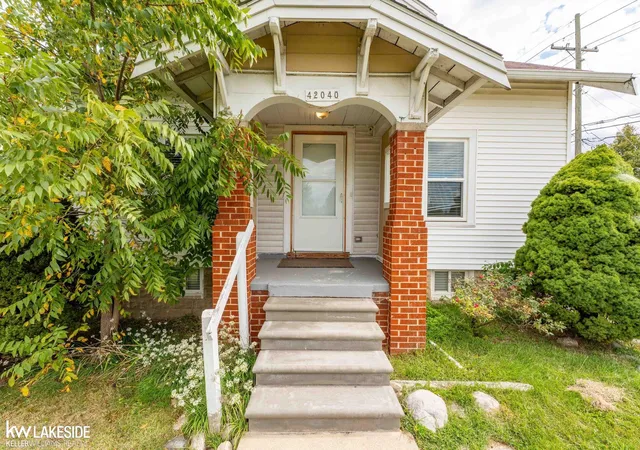 Photo 3 of Single family home for sale at 42040 Ryan Rd, Sterling Heights, MI 48314 | MLS# 58050220972 | Listing updated on 2026-09-18