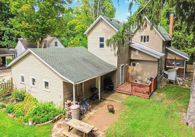 Photo 3 of Single family home for sale at 7163 Traverse Ave, Benzonia, MI 49616 | MLS# 78080073288 | Listing updated on 2026-09-08