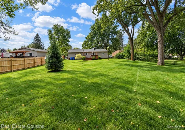 Photo 2 of Single family home for sale at 303 Park Ln, Linden, MI 48451 | MLS# 20261071705 | Listing updated on 2026-09-15