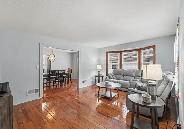 Photo 4 of Single family home for sale at 3132 5th Street, Muskegon, MI 49444 | MLS# 71026047386 | Listing updated on 2026-09-07