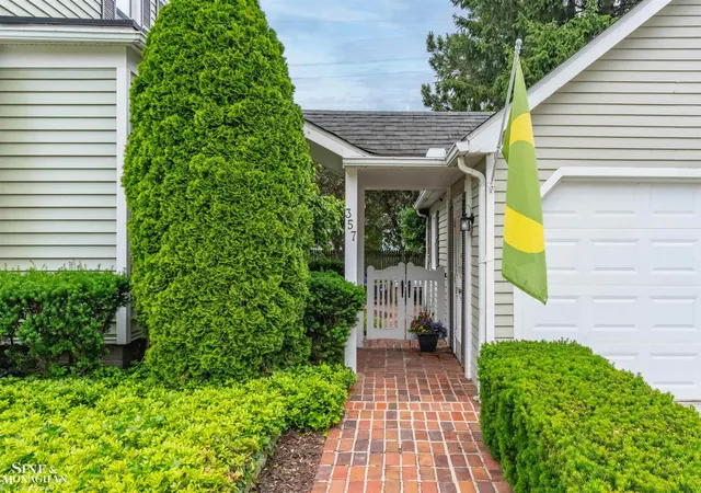 Photo 3 of Single family home for sale at 357 Roosevelt Pl, Grosse Pointe, MI 48230 | MLS# 58050220973 | Listing updated on 2026-09-09