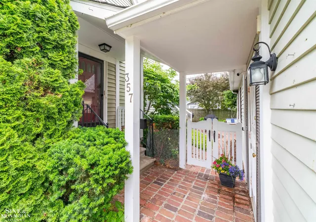 Photo 4 of Single family home for sale at 357 Roosevelt Pl, Grosse Pointe, MI 48230 | MLS# 58050220973 | Listing updated on 2026-09-09