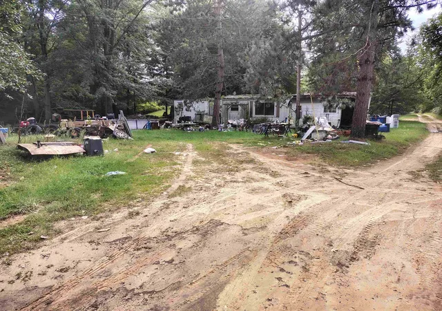 Photo 2 of Single family home for sale at 7220 Oak Rd, Vassar, MI 48768 | MLS# 5050220974 | Listing updated on 2026-09-05