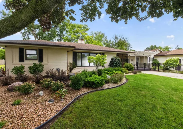 Photo 4 of Single family home for sale at 3850 Midland Rd, Saginaw, MI 48603 | MLS# 61050220975 | Listing updated on 2026-09-17