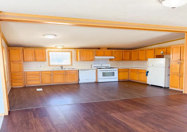 Photo 2 of Single family home for sale at 2040 Reo Ave, Lincoln Park, MI 48146 | MLS# 81026047391 | Listing updated on 2026-09-05