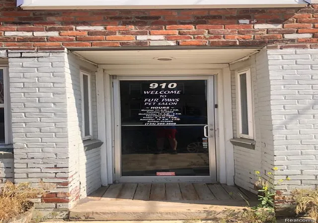 Listing Photo 5 - Condo for sale in building located at 910 Monroe St, Carleton, MI 48117