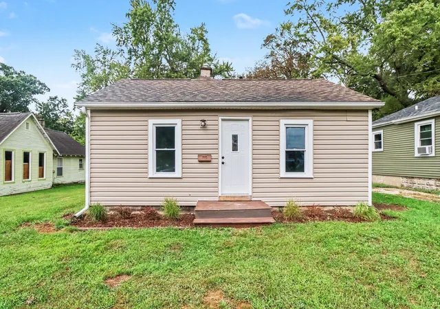 Photo 1 of Sale Pending at 3532 Lowden St, Kalamazoo, MI 49008 | MLS# 66026047395 | Listing updated on 2026-09-07