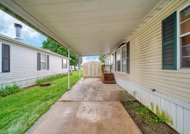 Photo 2 of Single family home for sale at 1559 Briarwood Dr, Adrian, MI 49221 | MLS# 81026047398 | Listing updated on 2026-09-09