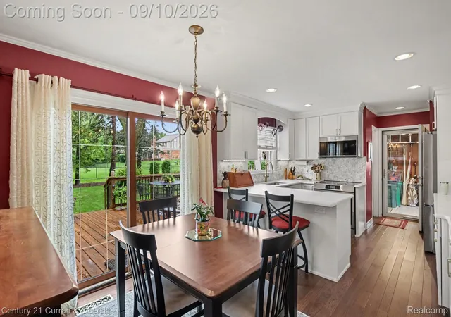 Photo 4 of Single family home for sale at 3875 Elizabeth Dr, Troy, MI 48084 | MLS# 20261071721 | Listing updated on 2026-09-15