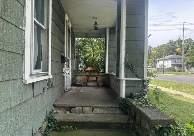 Photo 3 of Single family home for sale at 418 W Main St, Niles, MI 49120 | MLS# 69026047409 | Listing updated on 2026-09-18