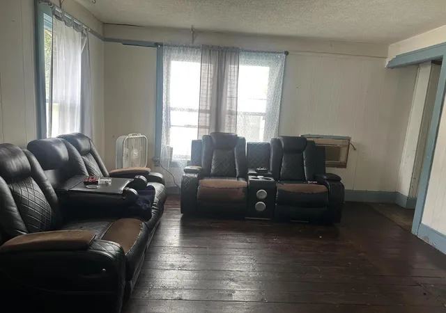 Photo 4 of Single family home for sale at 418 W Main St, Niles, MI 49120 | MLS# 69026047409 | Listing updated on 2026-09-18