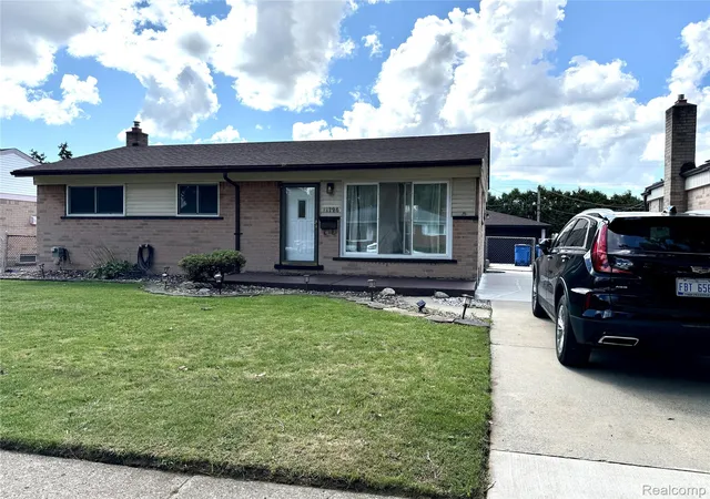 Photo 2 of Single family home for sale at 11796 Stamford Ave, Warren, MI 48089 | MLS# 20261071728 | Listing updated on 2026-09-13