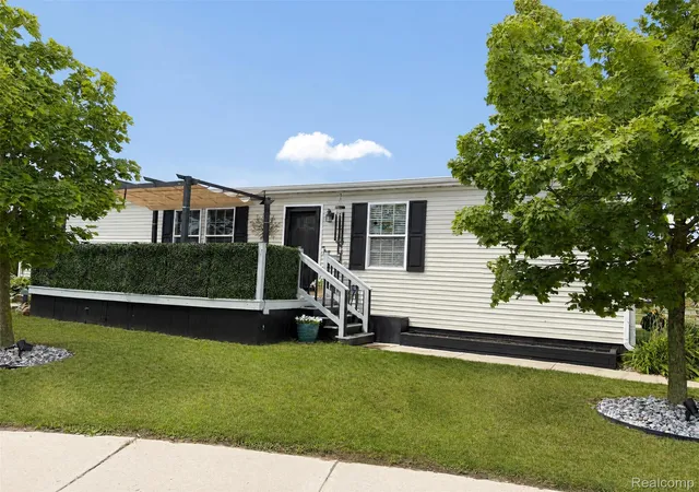 Photo 1 of Single family home for sale at 9860 Townsquare Blvd, Fenton, MI 48430 | MLS# 20261071732 | Listing updated on 2026-09-09
