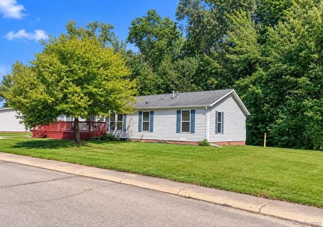 Photo 1 of Single family home for sale at 30007 Meadow, Gibraltar, MI 48173 | MLS# 20261071735 | Listing updated on 2026-09-08