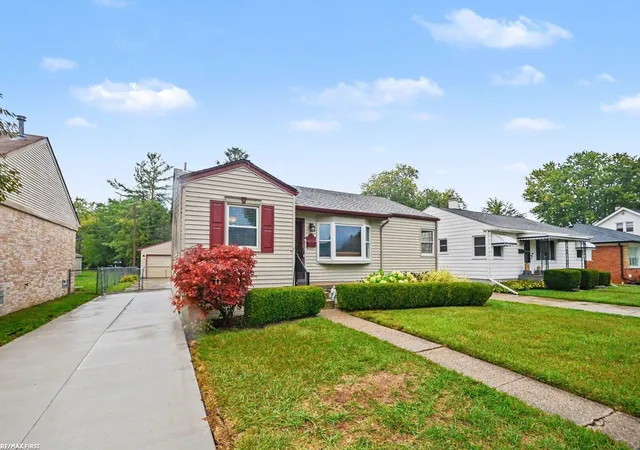 Photo 3 of Single family home for sale at 22801 Violet St, Saint Clair Shores, MI 48082 | MLS# 58050220981 | Listing updated on 2026-09-07