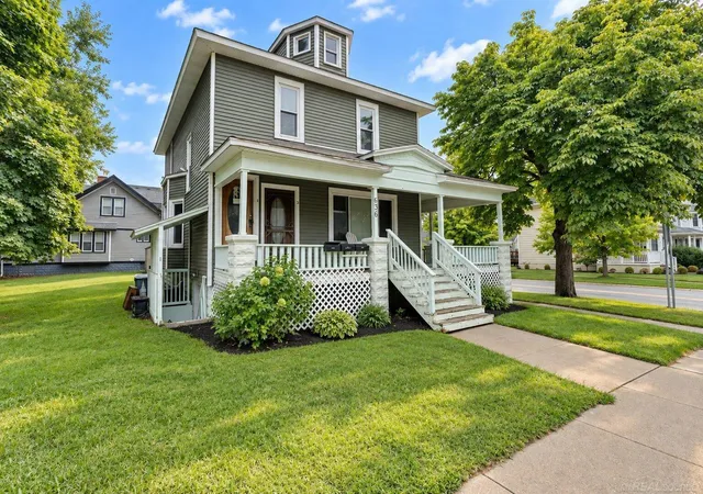 Photo 2 of Multi family home for sale at 636 Griswold St, Port Huron, MI 48060 | MLS# 58050220987 | Listing updated on 2026-09-10