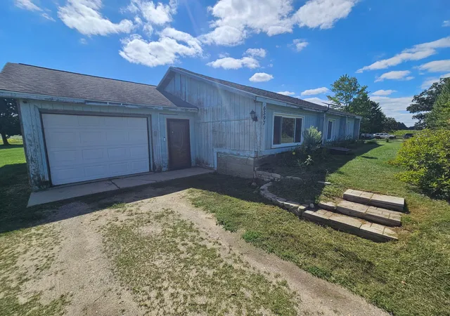 Photo 3 of Single family home for sale at 6597 W Walton Rd, Blanchard, MI 49310 | MLS# 65026047418 | Listing updated on 2026-09-15