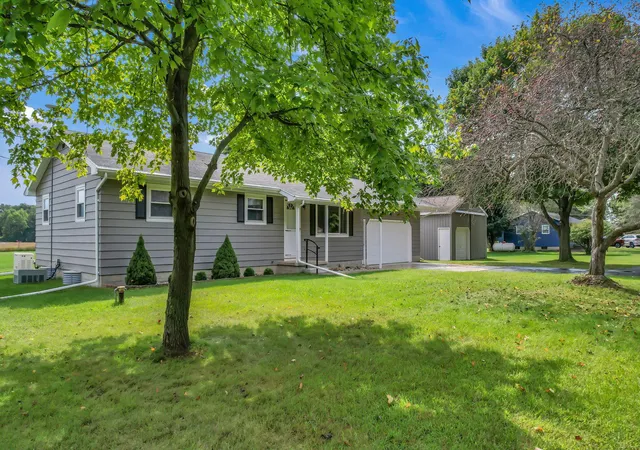 Photo 3 of Single family home for sale at 2233 Ives Rd, Leslie, MI 49251 | MLS# 71026047420 | Listing updated on 2026-09-18