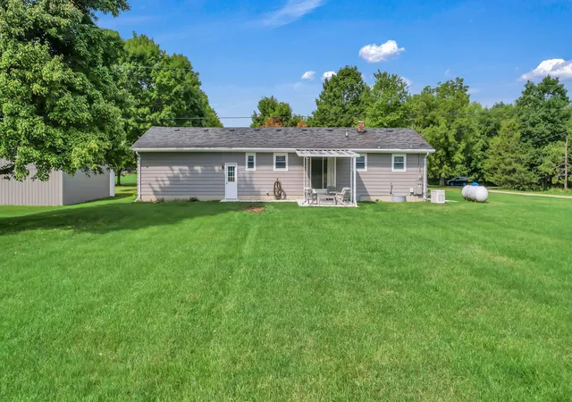 Photo 4 of Single family home for sale at 2233 Ives Rd, Leslie, MI 49251 | MLS# 71026047420 | Listing updated on 2026-09-18