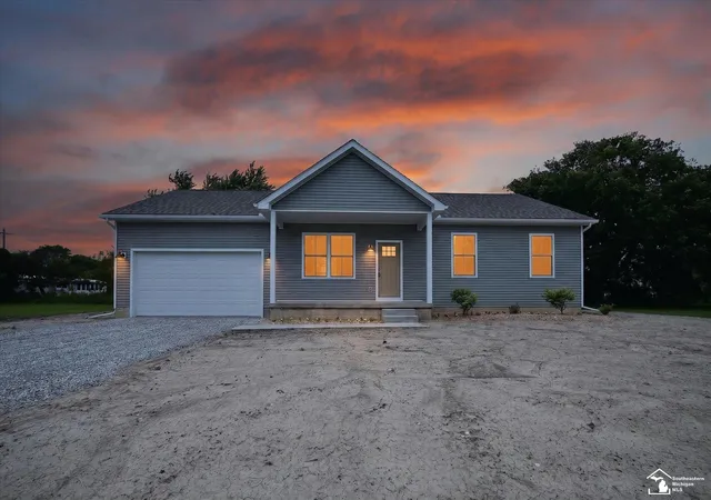Photo 2 of Single family home for sale at 926 Ford Rd, Carleton, MI 48117 | MLS# 57050220988 | Listing updated on 2026-09-09