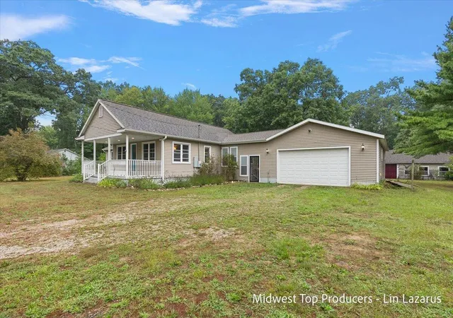 Photo 2 of Single family home for sale at 4568 Duck Lake Rd, Whitehall, MI 49461 | MLS# 65026047426 | Listing updated on 2026-09-18
