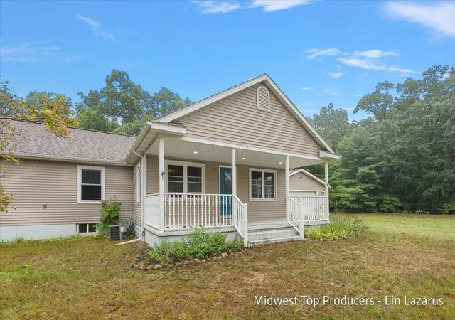 Photo 3 of Single family home for sale at 4568 Duck Lake Rd, Whitehall, MI 49461 | MLS# 65026047426 | Listing updated on 2026-09-18