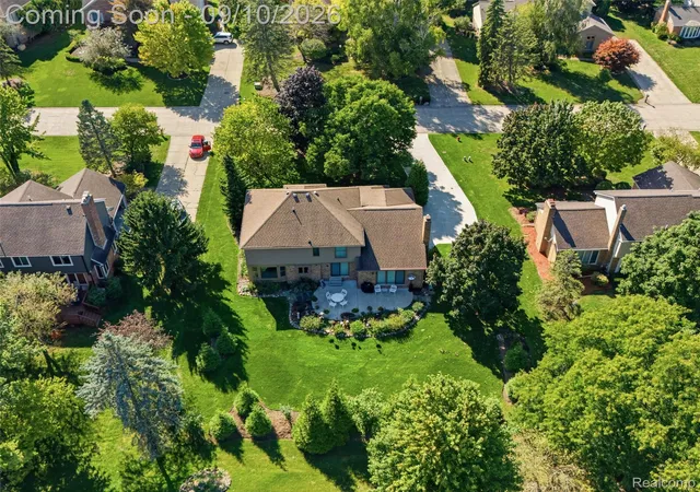 Photo 2 of Single family home for sale at 3569 Wedgewood Dr, Rochester Hills, MI 48306 | MLS# 20261071759 | Listing updated on 2026-09-12